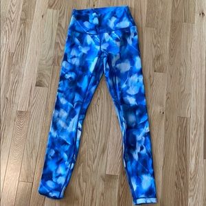 Blue and white Lululemon leggings